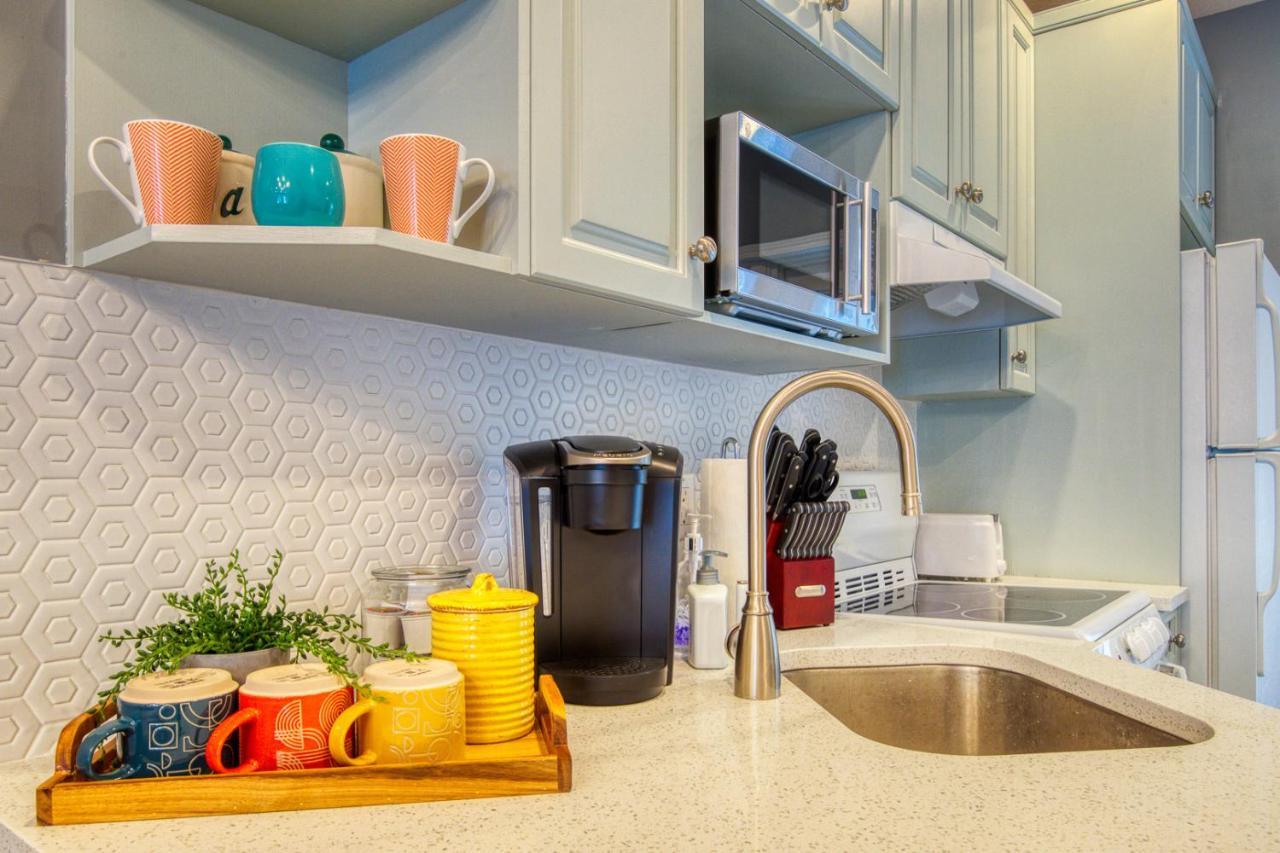 Beautiful Newly Reno 2Bdm 2 Bth Sleep Up To 6 Adults & Kids Mountain View Townhouse Suite كانمور المظهر الخارجي الصورة